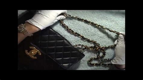 uneven chain on chanel bag|how to detect a Chanel bag.